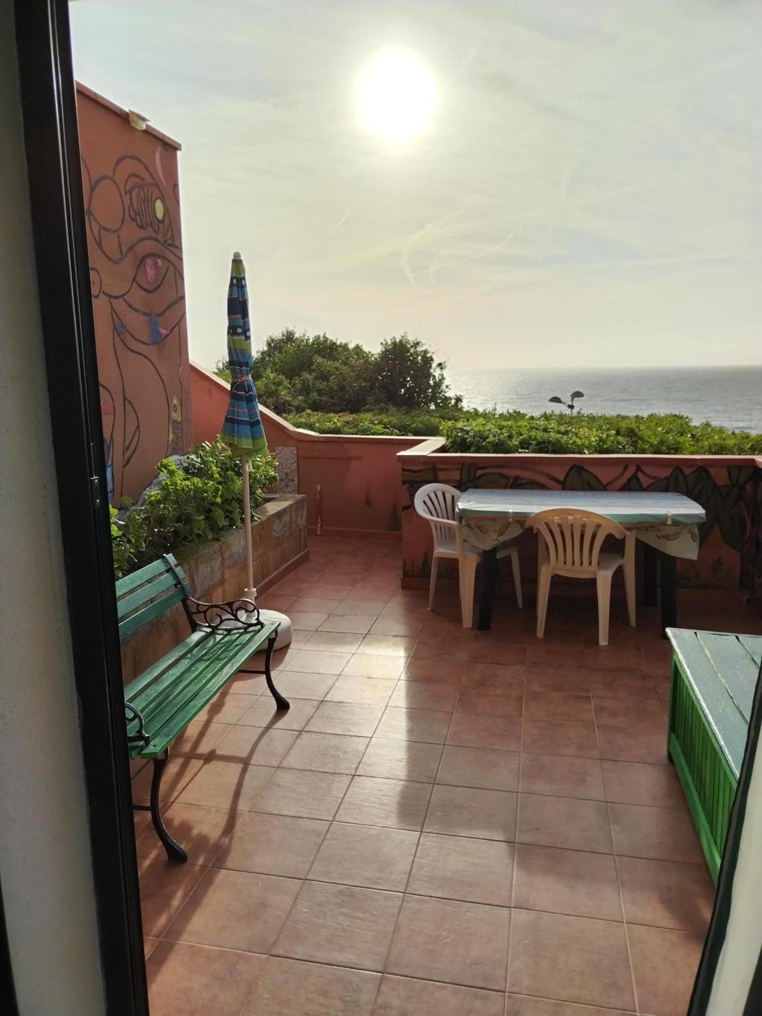 Appartamento Mareviglioso Fronte Mare Sea Front Magomadas Esterno foto